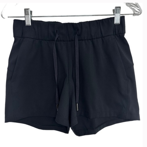 Lululemon On the Fly Mid-Rise Black Shorts Size 4 Drawstring - Picture 4 of 6